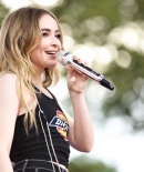 sabrinacarpenter-daily_282729.jpg