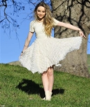 sabrinacarpenter-daily_287529.jpg