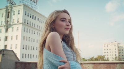 sabrinacarpenter-daily_2818029.jpg