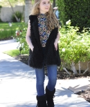 sabrinacarpenter-daily_281729.JPG