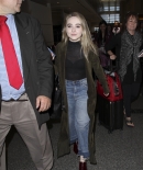 sabrinacarpenter-daily_283129.JPG