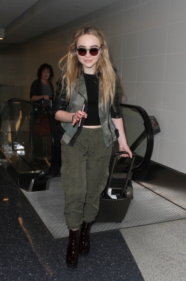 sabrinacarpenter-daily_281029.jpg