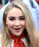 sabrinacarpenter-daily_281729.jpg