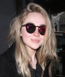 sabrinacarpenter-daily_281529.jpg