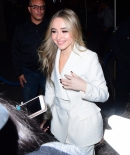 sabrinacarpenter-daily_28829.jpg