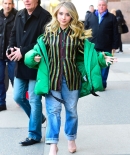 sabrinacarpenter-daily_281029.jpg