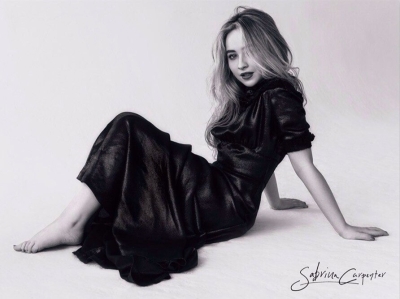 sabrinacarpenter-daily_28529.jpg