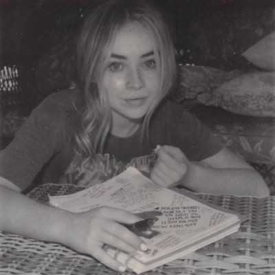 sabrinacarpenter-daily_28105729.jpg