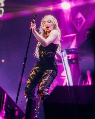 sabrinacarpenter-daily_28113529.jpg