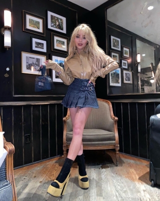 sabrinacarpenter-daily_28158529.jpg