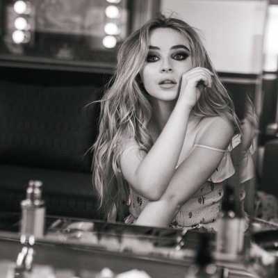 sabrinacarpenter-daily_2889729.jpg