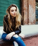 sabrinacarpenter-daily_2856029.jpg