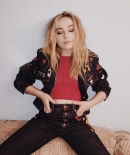 sabrinacarpenter-daily_2865829.jpg