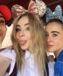 sabrinacarpenter-daily_2885929.jpg