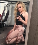 sabrinacarpenter-daily_2886729.jpg