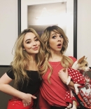 sabrinacarpenter-daily_2895229.jpg