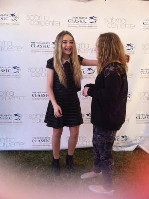 sabrinacarpenter-daily_28302729.jpg