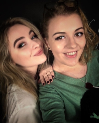 sabrinacarpenter-daily_28342629.jpg