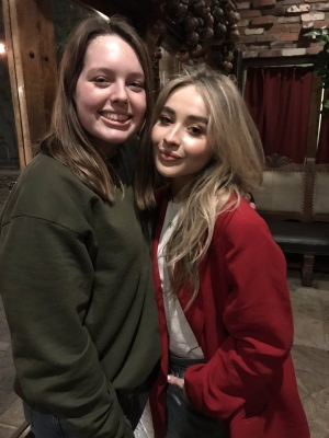 sabrinacarpenter-daily_2835929.jpg