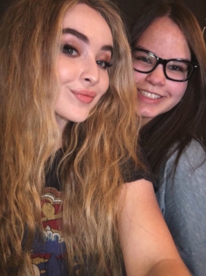 sabrinacarpenter-daily_28361529.jpg