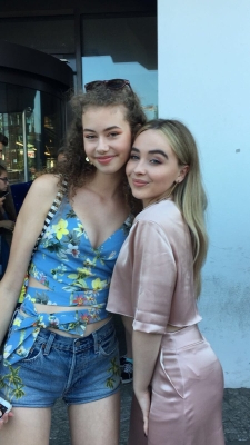 sabrinacarpenter-daily_2865129.jpg