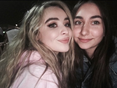 sabrinacarpenter-daily_2885729.jpg