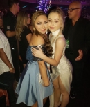 sabrinacarpenter-daily_2843129.jpg