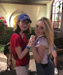 sabrinacarpenter-daily_2894129.jpg