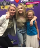 sabrinacarpenter-daily_2894429.jpg