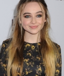 sabrinacarpenter-daily_28629.jpg