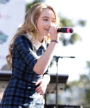 sabrinacarpenter-daily_28629.jpg