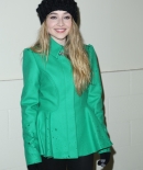 sabrinacarpenter-daily_281429.jpg