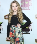 sabrinacarpenter-daily_281729.jpg