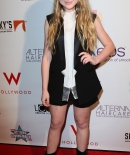 sabrinacarpenter-daily_28629.jpg