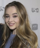 sabrinacarpenter-daily_28329.jpg