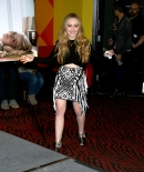 sabrinacarpenter-daily_281429.jpg