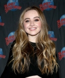 sabrinacarpenter-daily_282229.jpg