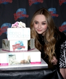 sabrinacarpenter-daily_283029.jpg