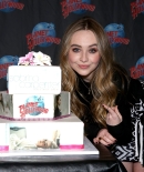 sabrinacarpenter-daily_283129.jpg