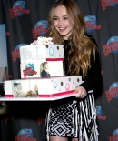 sabrinacarpenter-daily_283229.jpg