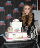 sabrinacarpenter-daily_286029.jpg