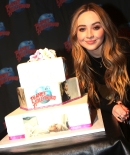 sabrinacarpenter-daily_28729.jpg