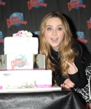 sabrinacarpenter-daily_288229.jpg