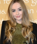 sabrinacarpenter-daily_282429.jpg