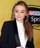 sabrinacarpenter-daily_282329.jpg