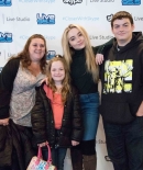 sabrinacarpenter-daily_28629.jpg