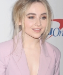 sabrinacarpenter-daily_281529.jpg