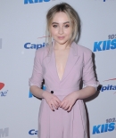 sabrinacarpenter-daily_281929.jpg