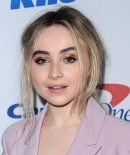 sabrinacarpenter-daily_286329.JPG