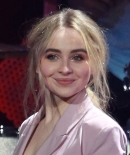 sabrinacarpenter-daily_281429.jpg